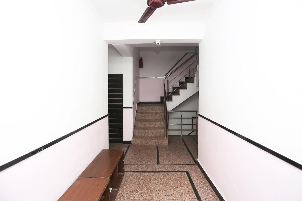 OYO 8253 Golden Heights Hotel New Delhi Eksteriør billede