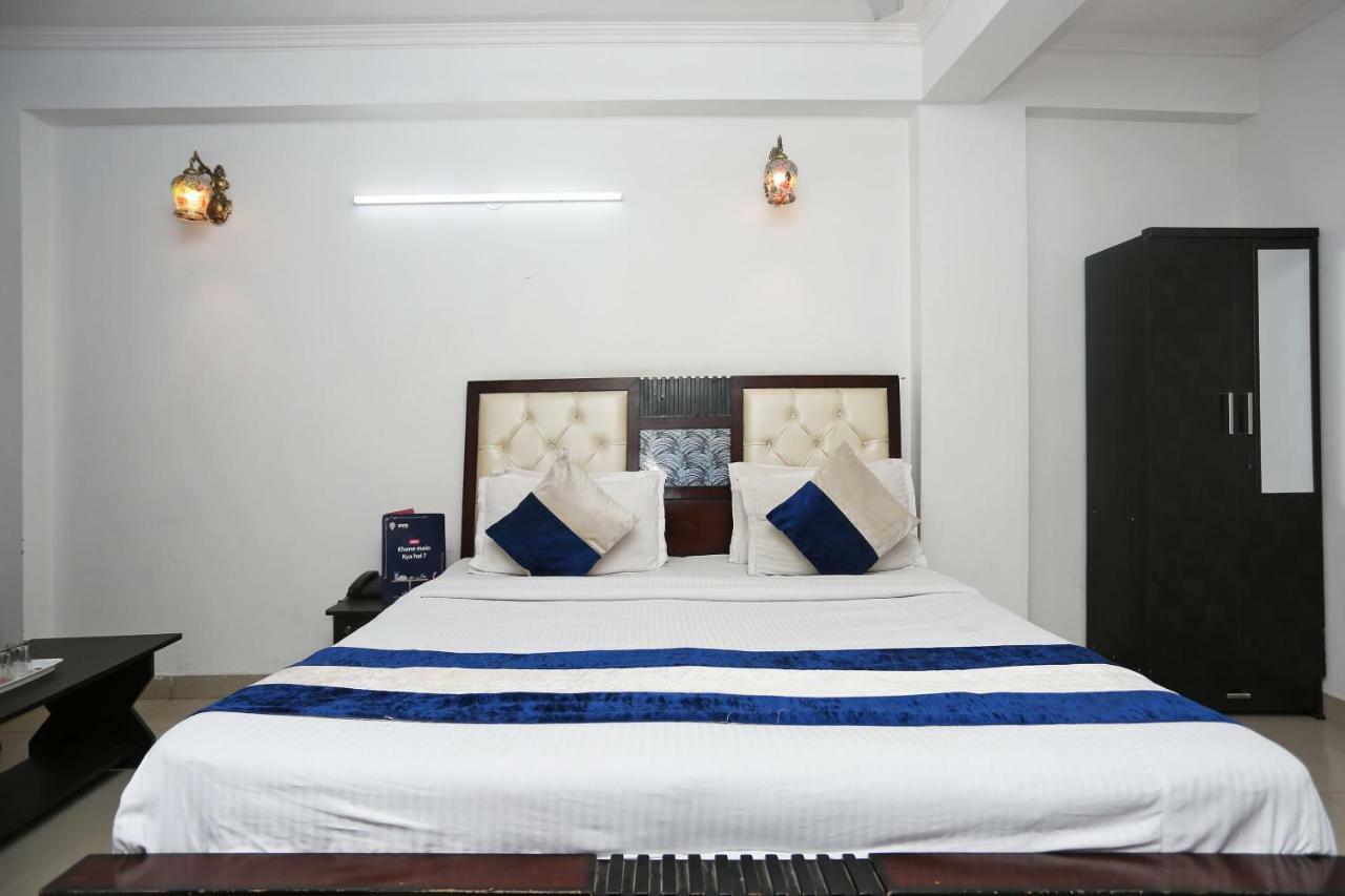 OYO 8253 Golden Heights Hotel New Delhi Eksteriør billede